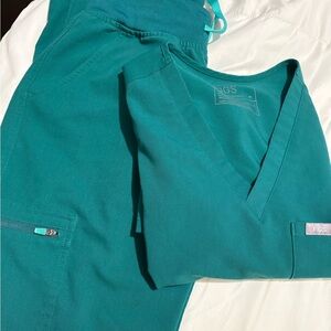 Figs Hunter Green set